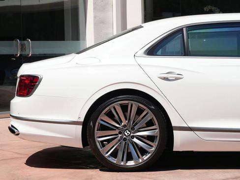 Used 2024 Bentley Flying Spur W12 AWD/4WD image 15