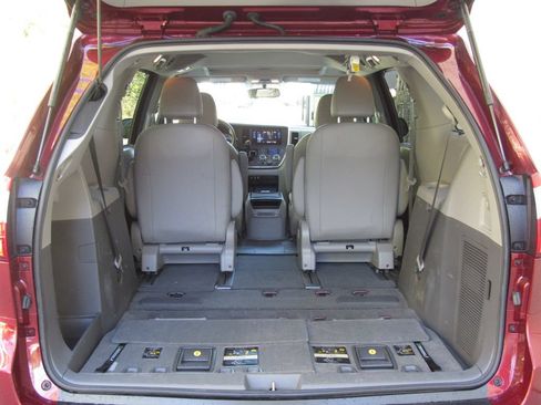 Used 2015 Toyota Sienna XLE w/ XLE Navigation Package AWD/4WD image 23