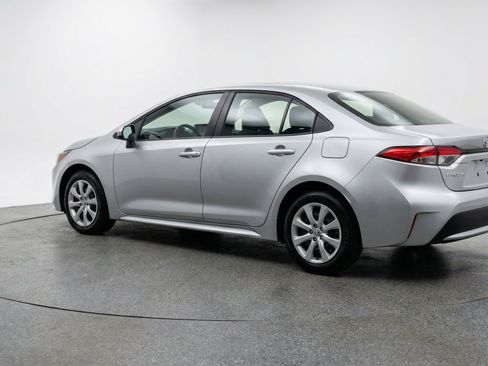 Used 2025 Toyota Corolla LE FWD image 6