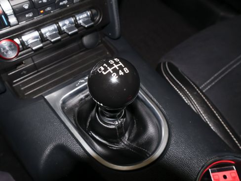 Used 2018 Ford Mustang GT Premium w/ GT Performance Package RWD image 33