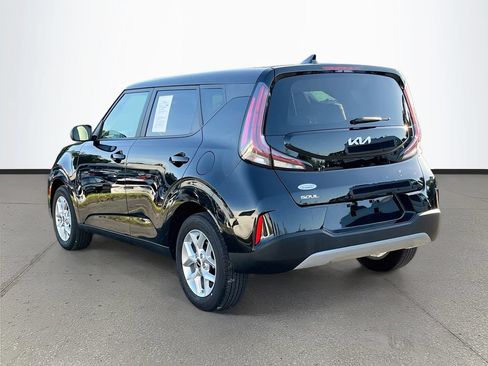 Used 2025 Kia Soul LX w/ LX Technology Package FWD image 5