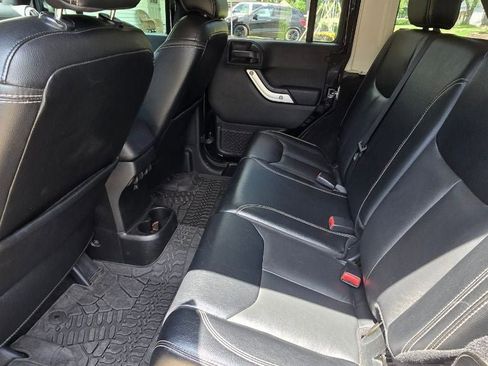 Used 2017 Jeep Wrangler Unlimited Sahara w/ Dual Top Group AWD/4WD image 3