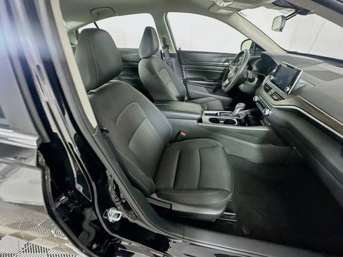 Used 2024 Nissan Altima 2.5 SV image 28