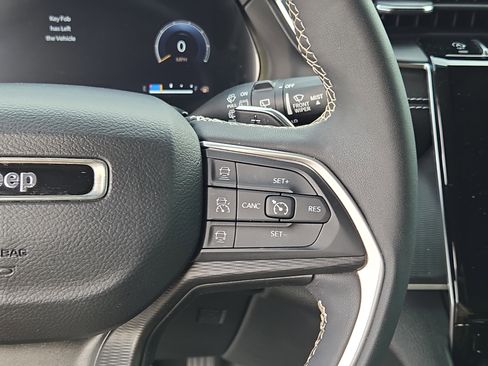 Used 2023 Jeep Grand Cherokee L Laredo w/ Luxury Tech Group I image 26