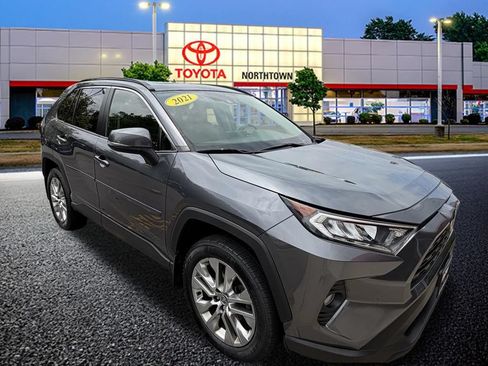 Used 2021 Toyota RAV4 XLE Premium AWD/4WD image 23