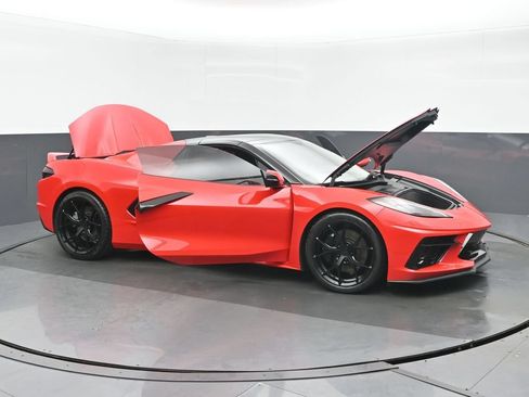 Used 2021 Chevrolet Corvette Stingray Preferred Conv w/ Z51 Performance Package RWD image 38