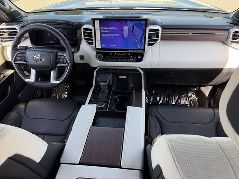 Used 2024 Toyota Sequoia Capstone AWD/4WD image 31