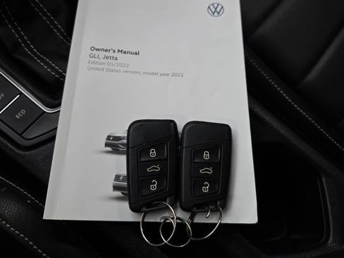 Used 2022 Volkswagen Jetta SE FWD image 41