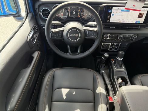 New 2026 Jeep Gladiator Sahara image 15