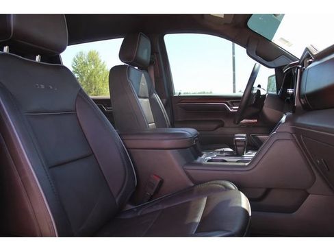Used 2024 GMC Sierra 1500 Denali w/ Technology Package AWD/4WD image 20
