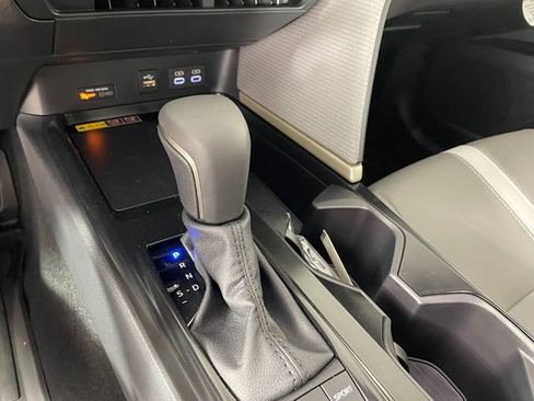 New 2026 Toyota Camry SE w/ Convenience Package AWD/4WD image 4