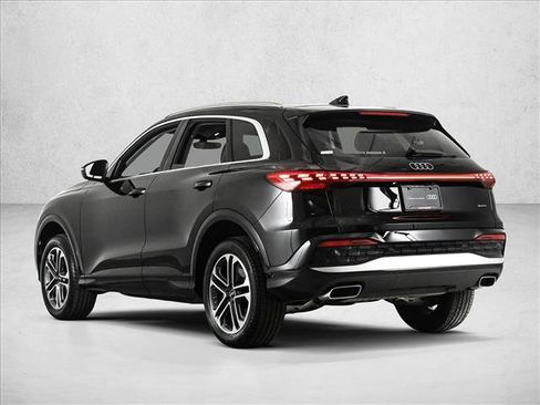 Certified 2025 Audi Q5 Premium w/ Convenience Package AWD/4WD image 8
