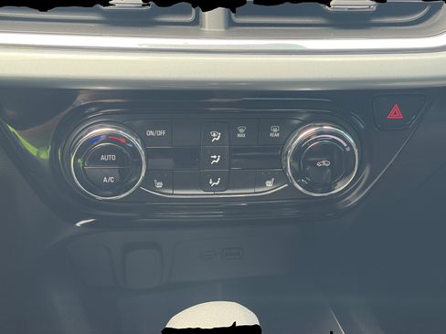 Used 2024 Chevrolet Trax LT w/ Driver Confidence Package image 22