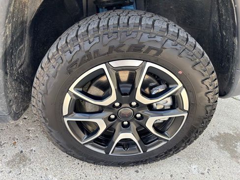 Used 2026 Jeep Compass Trailhawk w/ Sun, Sound & Navigation Group AWD/4WD image 13