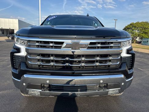 Used 2025 Chevrolet Silverado 1500 LTZ image 10
