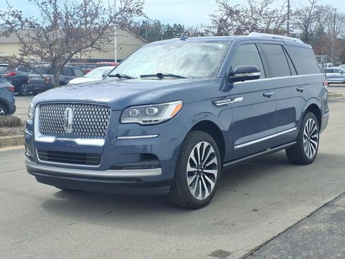 Used 2022 Lincoln Navigator Reserve image 3