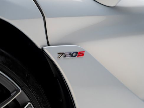 Used 2018 McLaren 720S image 23