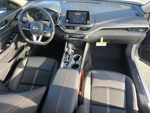 New 2025 Nissan Altima 2.5 SR image 21