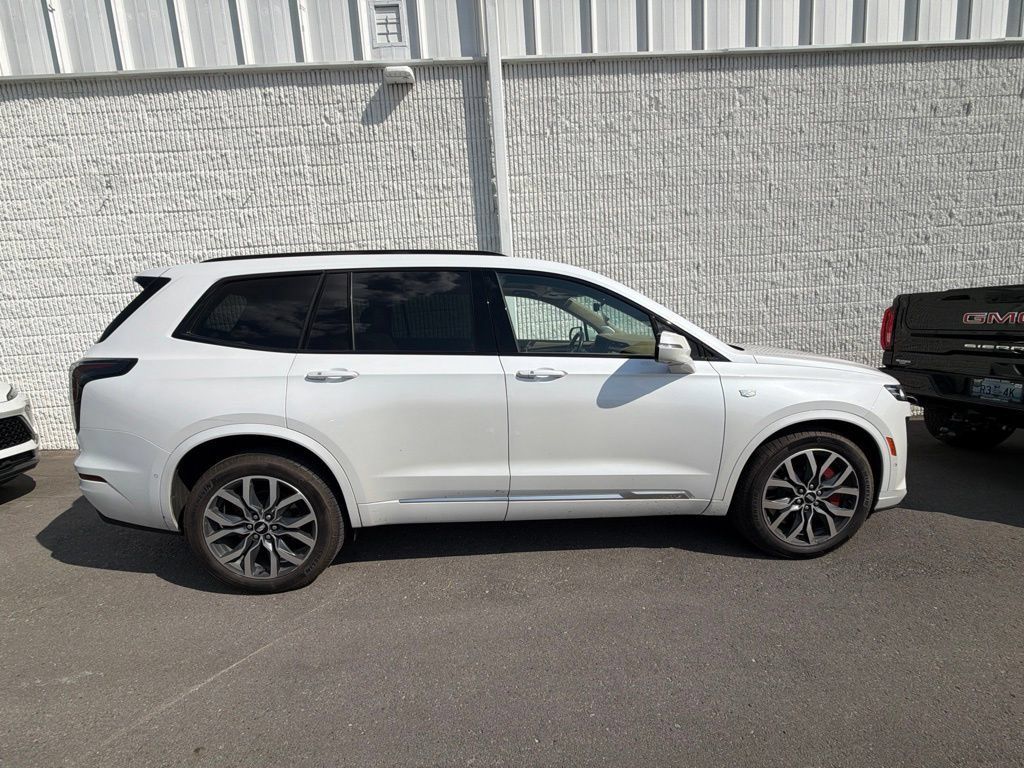 Used 2023 Cadillac XT6 Sport w/ Platinum Package AWD/4WD image 3
