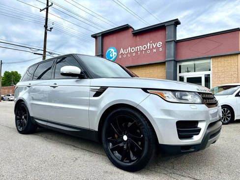 Used 2015 Land Rover Range Rover Sport SE image 1