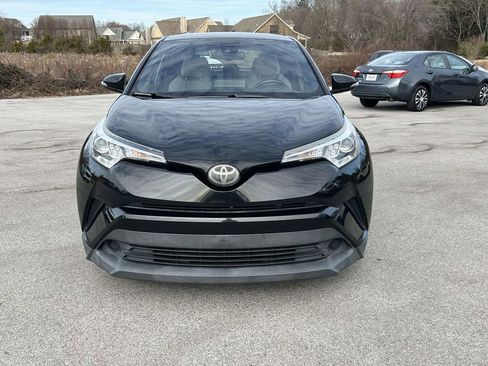 Used 2019 Toyota C-HR XLE image 8