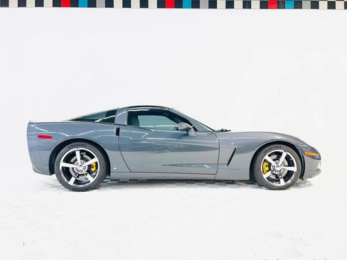 Used 2009 Chevrolet Corvette Coupe w/ Preferred Equipment Group RWD image 17