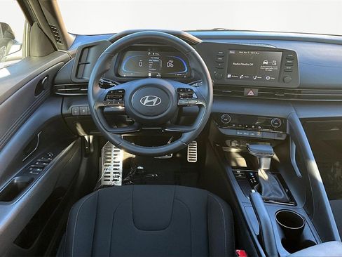 Certified 2025 Hyundai Elantra Sport image 5