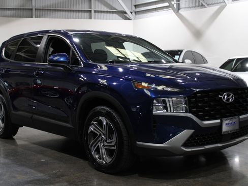 Used 2022 Hyundai Santa Fe SE FWD image 4