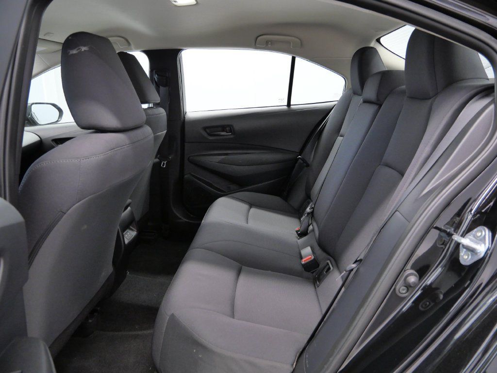 Used 2025 Toyota Corolla LE FWD image 11