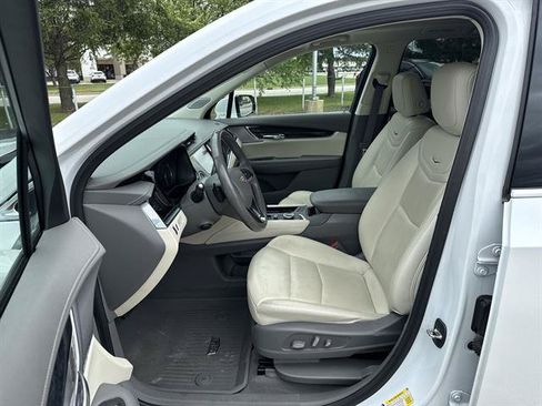 Certified 2023 Cadillac XT6 Premium Luxury AWD/4WD image 13