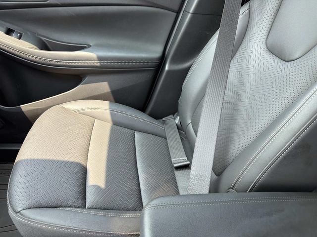 Used 2023 Buick Encore GX Essence w/ Experience Buick Package FWD image 21