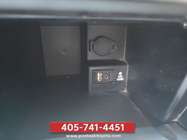 Used 2012 Toyota Camry SE FWD image 17