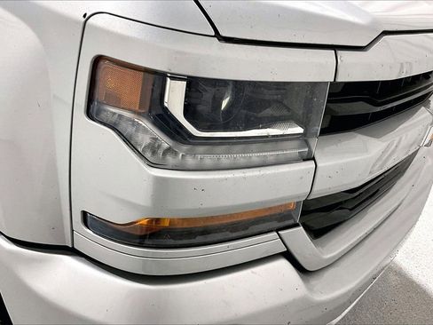 Used 2018 Chevrolet Silverado 1500 LT w/ Texas Edition image 12