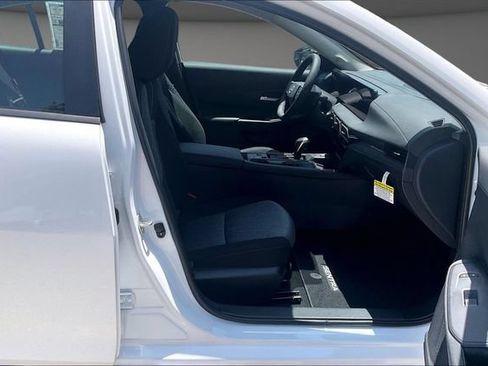 New 2026 Nissan Sentra SV w/ SV Convenience Package FWD image 10