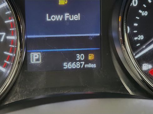 Used 2019 Nissan Rogue SV FWD image 8