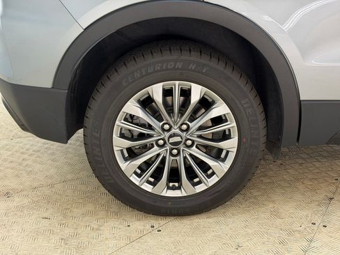 Used 2025 Cadillac XT4 Premium Luxury AWD/4WD image 12