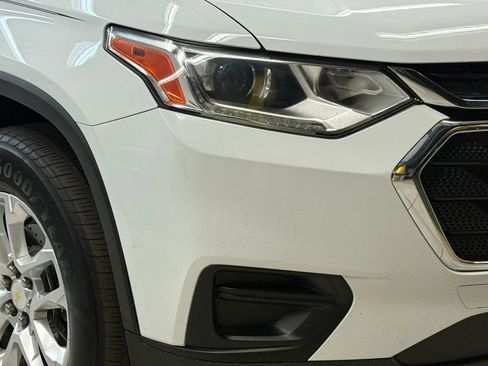 Used 2021 Chevrolet Traverse LS image 6