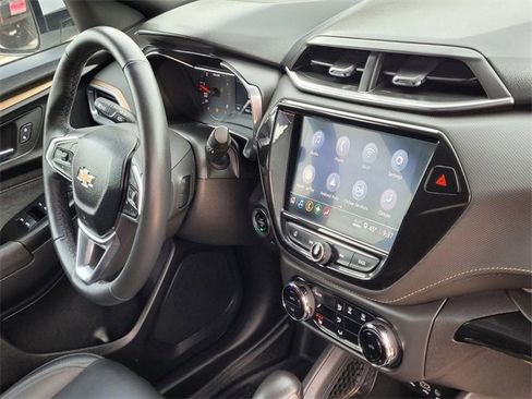 Used 2022 Chevrolet TrailBlazer ACTIV w/ Convenience Package image 11