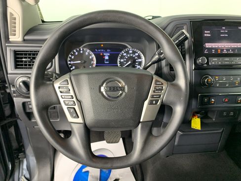 Used 2022 Nissan Titan SV RWD image 19
