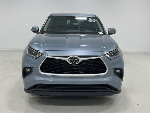 Used 2021 Toyota Highlander LE image 9