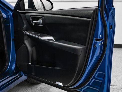 Used 2016 Toyota Camry SE image 45