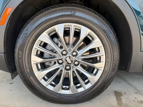 Used 2025 Cadillac XT4 Premium Luxury AWD/4WD image 34