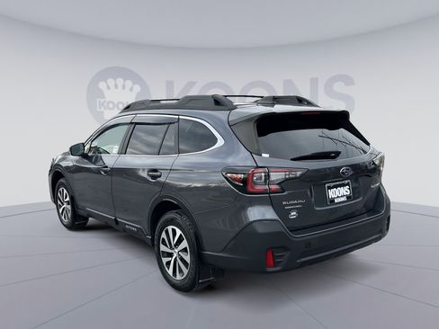 Used 2021 Subaru Outback Premium image 4