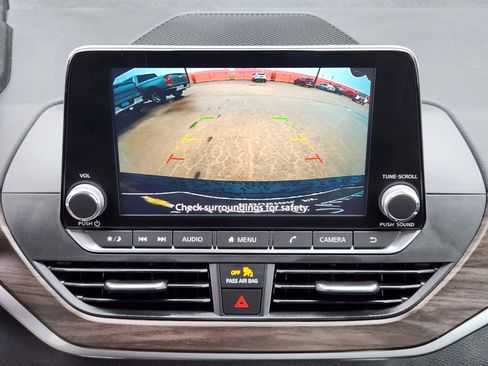 Used 2024 Nissan Altima 2.5 SV image 19