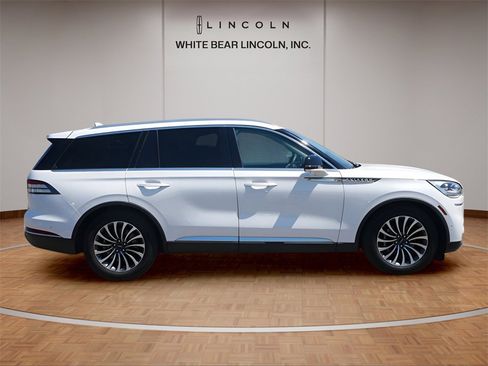 Used 2023 Lincoln Aviator Reserve w/ Equipment Group 201A image 6