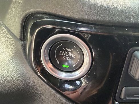 Used 2023 Chevrolet Silverado 1500 LTZ AWD/4WD image 28