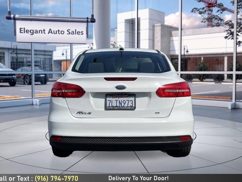 Used 2015 Ford Focus SE FWD image 6