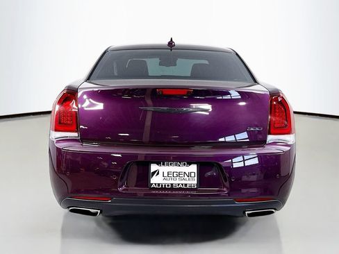 Used 2021 Chrysler 300 Touring L RWD image 5