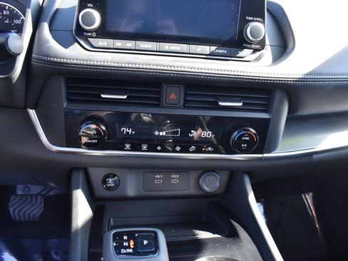 Used 2025 Nissan Rogue SV image 20