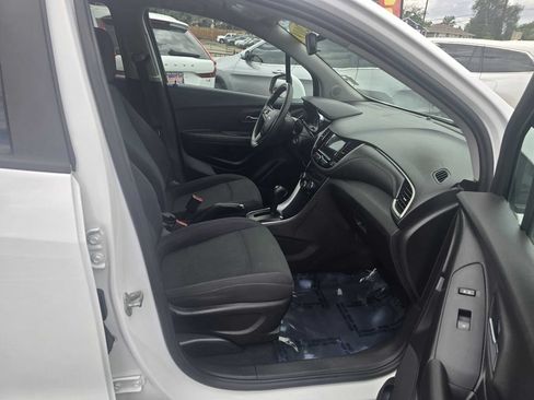 Used 2019 Chevrolet Trax LS w/ Tint and Cruise Package AWD/4WD image 33